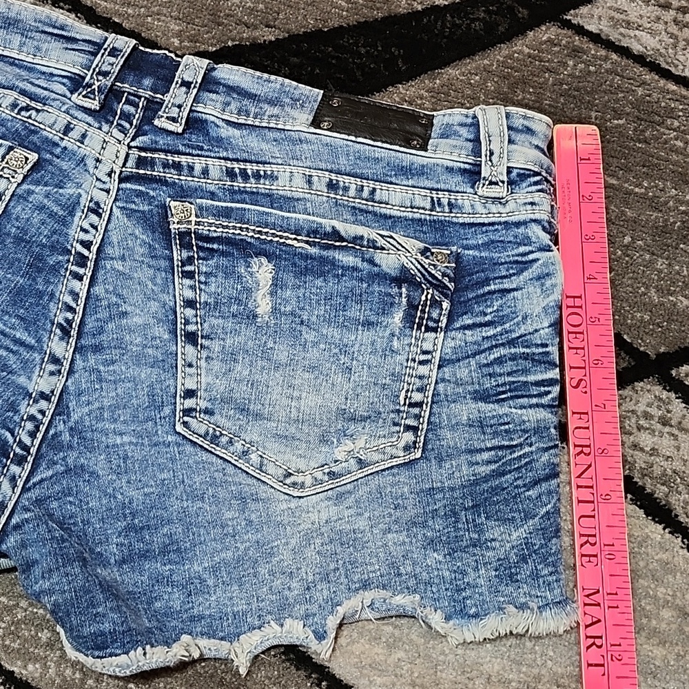 BUCKLE BLACK FIT NO. 53 DISTRESSED EMBROIDERED RAW-EDGE DENIM JEAN SHORT… - Picture 4 of 14